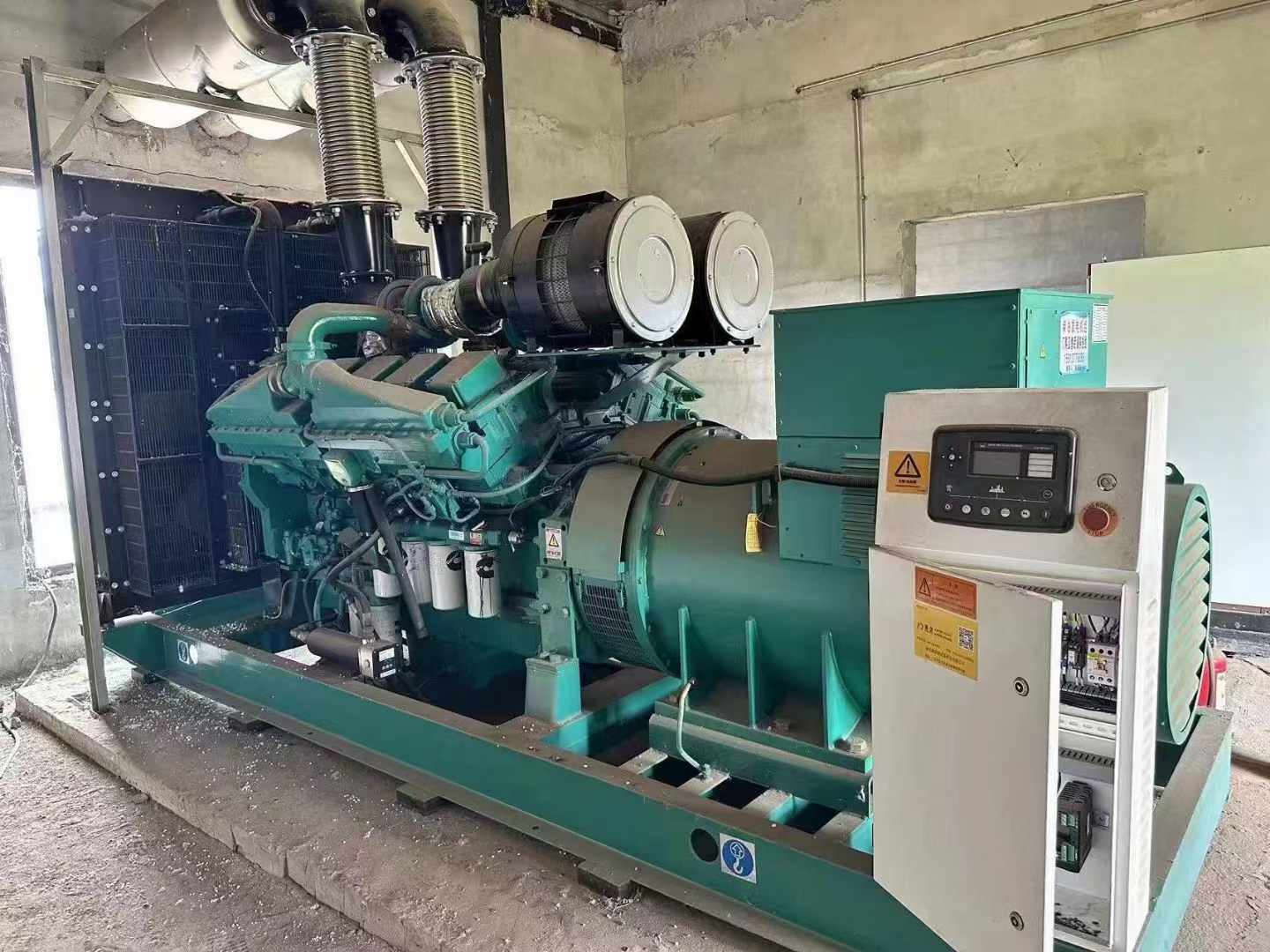 西峰无功补偿装置的性能评估需要考虑哪些因素？