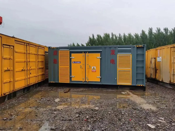 西峰柴油发电机如何判断干式空气滤清器是否需要更换？