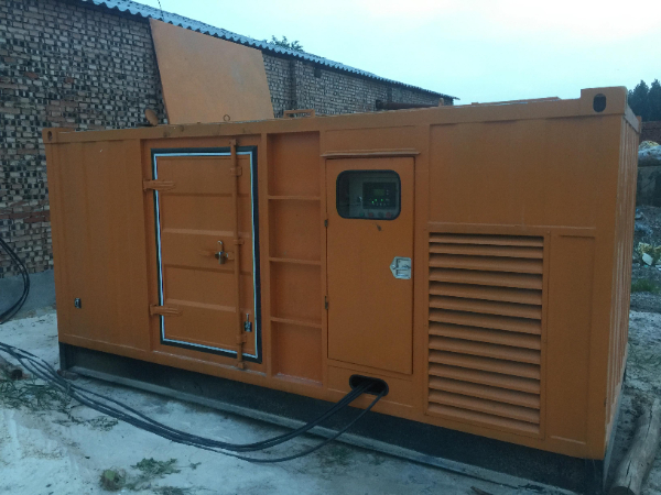 西峰发电机组长期使用中，电缆线的敷设路径有哪些要求？