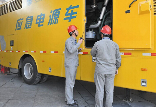 西峰如何清理被灰尘覆盖的机油散热器？